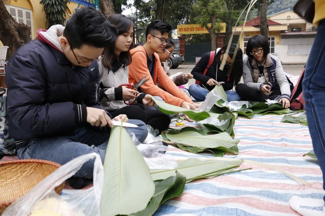 goi banh chung tang nguoi ngheo (6), IMC, từ thiện vì người nghèo, gói bánh chưng tặng người nghèo, 