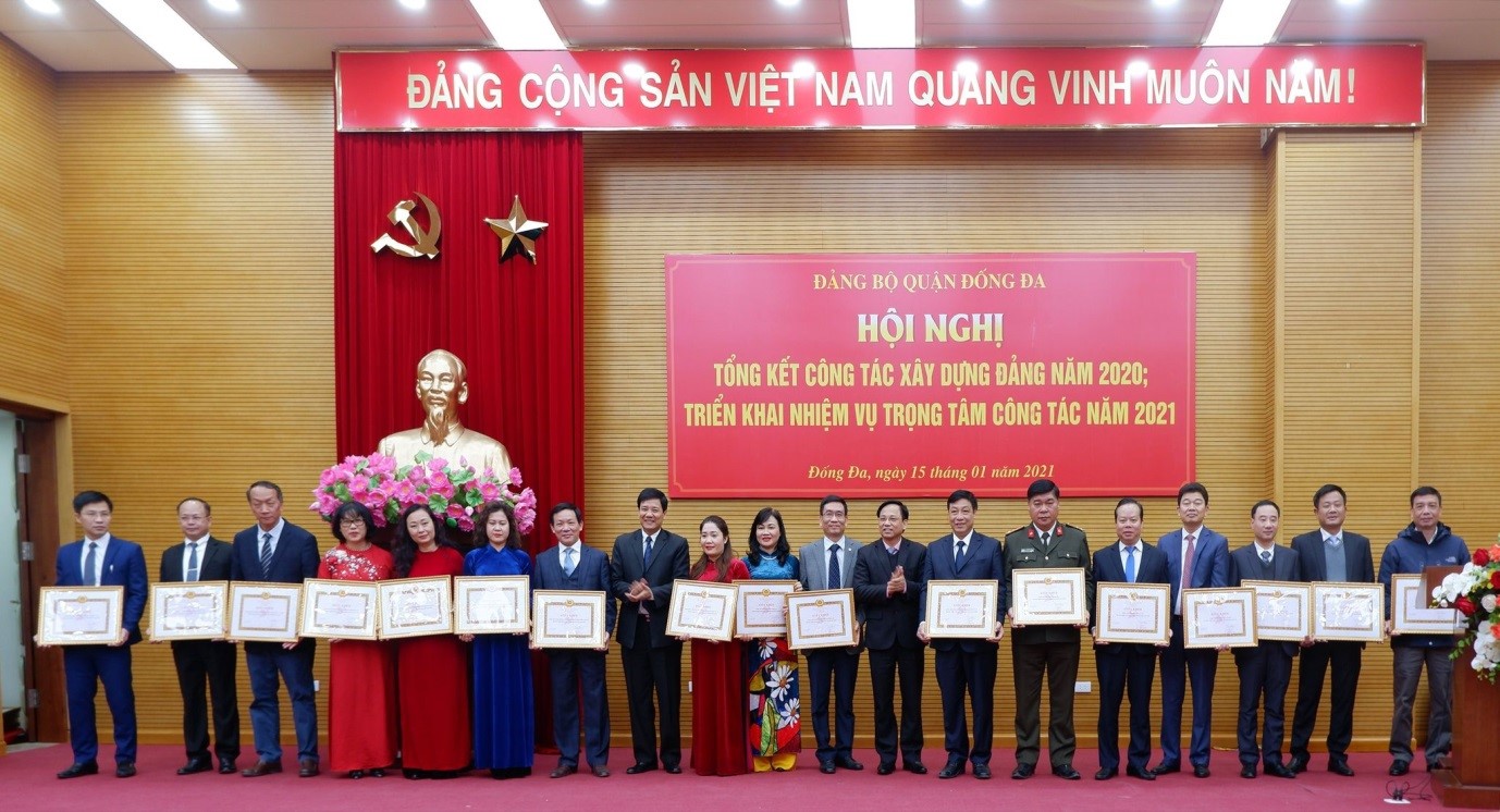 ĐẢNG BỘ CÔNG TY IMC 3 NĂM LIÊN TIẾP ĐẠT “TRONG SẠCH VỮNG MẠNH TIÊU BIỂU”