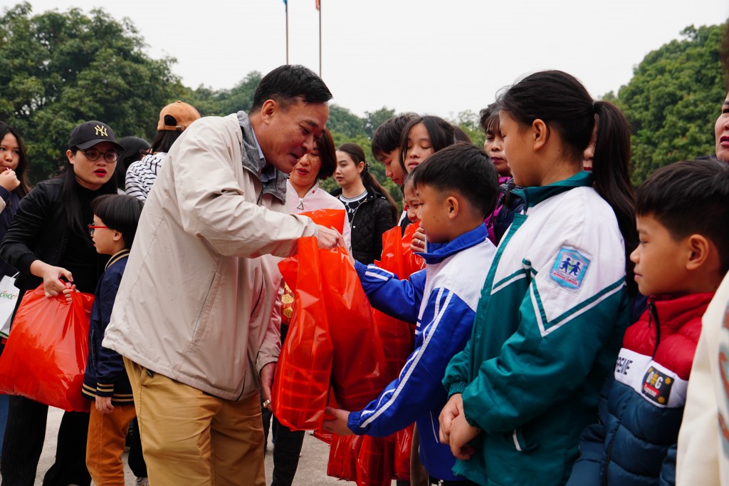 Mùa “Xuân yêu thương” thứ 20 – Tết ấm áp cùng các em nhỏ tại Làng trẻ SOS Việt Trì