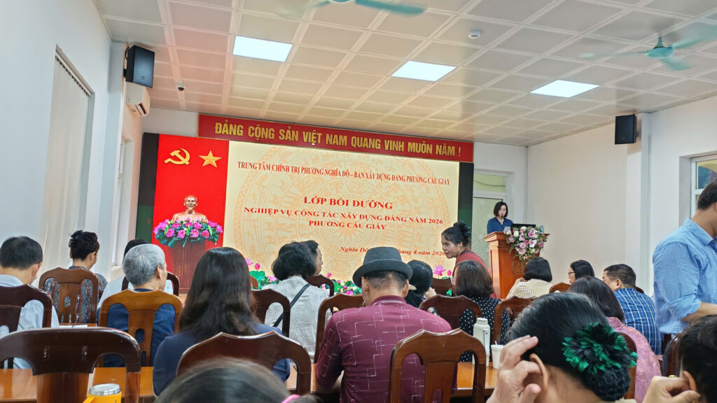 BỒI DƯỠNG NGHIỆP VỤ CÔNG TÁC XÂY DỰNG ĐẢNG: NẮM CHẮC QUY ĐỊNH, CHUẨN HÓA QUẢN LÝ ĐẢNG VIÊN TỪ CƠ SỞ