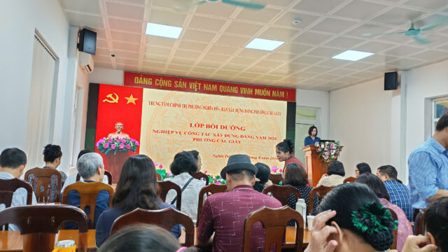 BỒI DƯỠNG NGHIỆP VỤ CÔNG TÁC XÂY DỰNG ĐẢNG: NẮM CHẮC QUY ĐỊNH, CHUẨN HÓA QUẢN LÝ ĐẢNG VIÊN TỪ CƠ SỞ