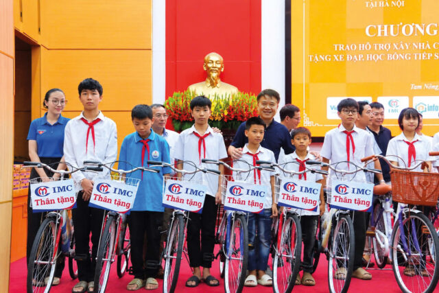 Hoạt động thiện nguyện thường niên của Đoàn Thanh niên IMC: Tiếp sức đến trường